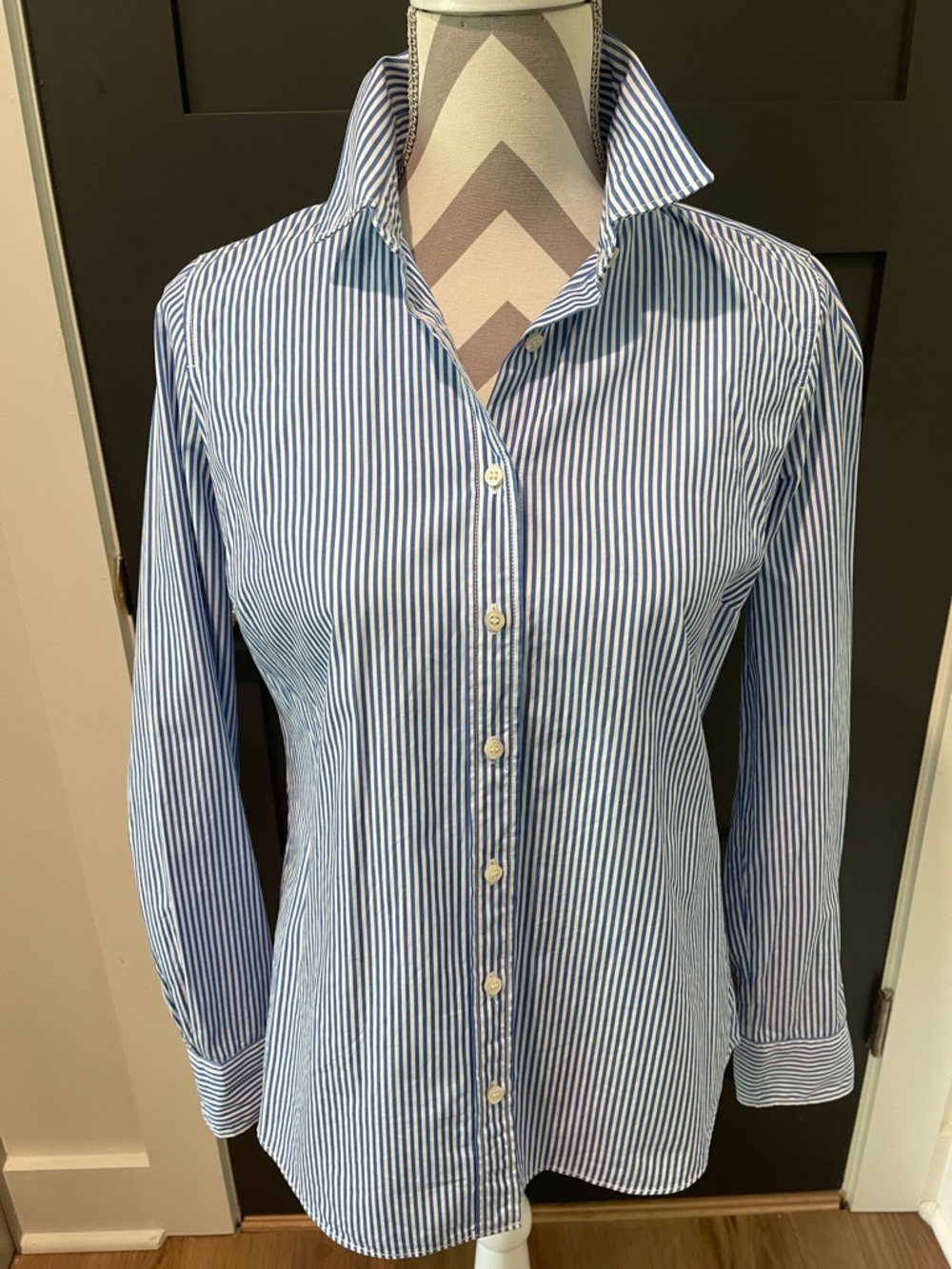 J.Crew Cotton Preppy Blue and White Striped Button Down Shirt Size S - Picture 2 of 7